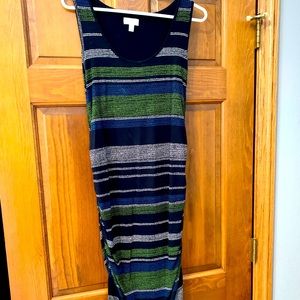 Aglow sleeveless maternity dress